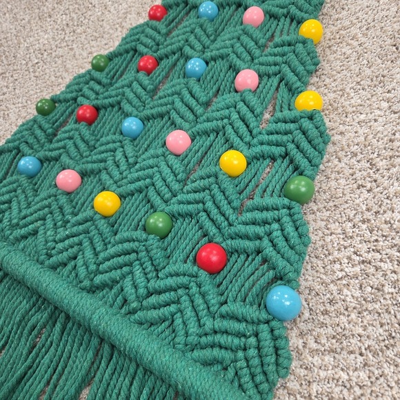 Vintage Green Macrame Christmas Tree Wall Hanging Wooden Beads Handmade - Picture 5 of 10
